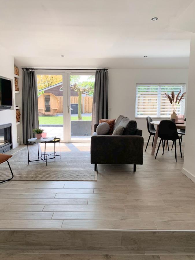 Liv Residence Holiday Home With Sauna & Fireplace Ermelo Exteriör bild
